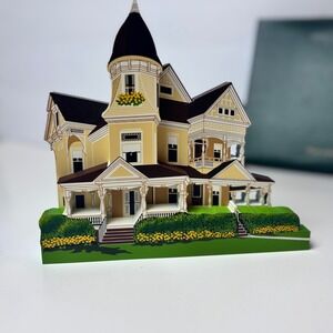 Sheilas Collectibles Gilson Residence Saratoga Springs NY Wood Shelf Sitter 1999